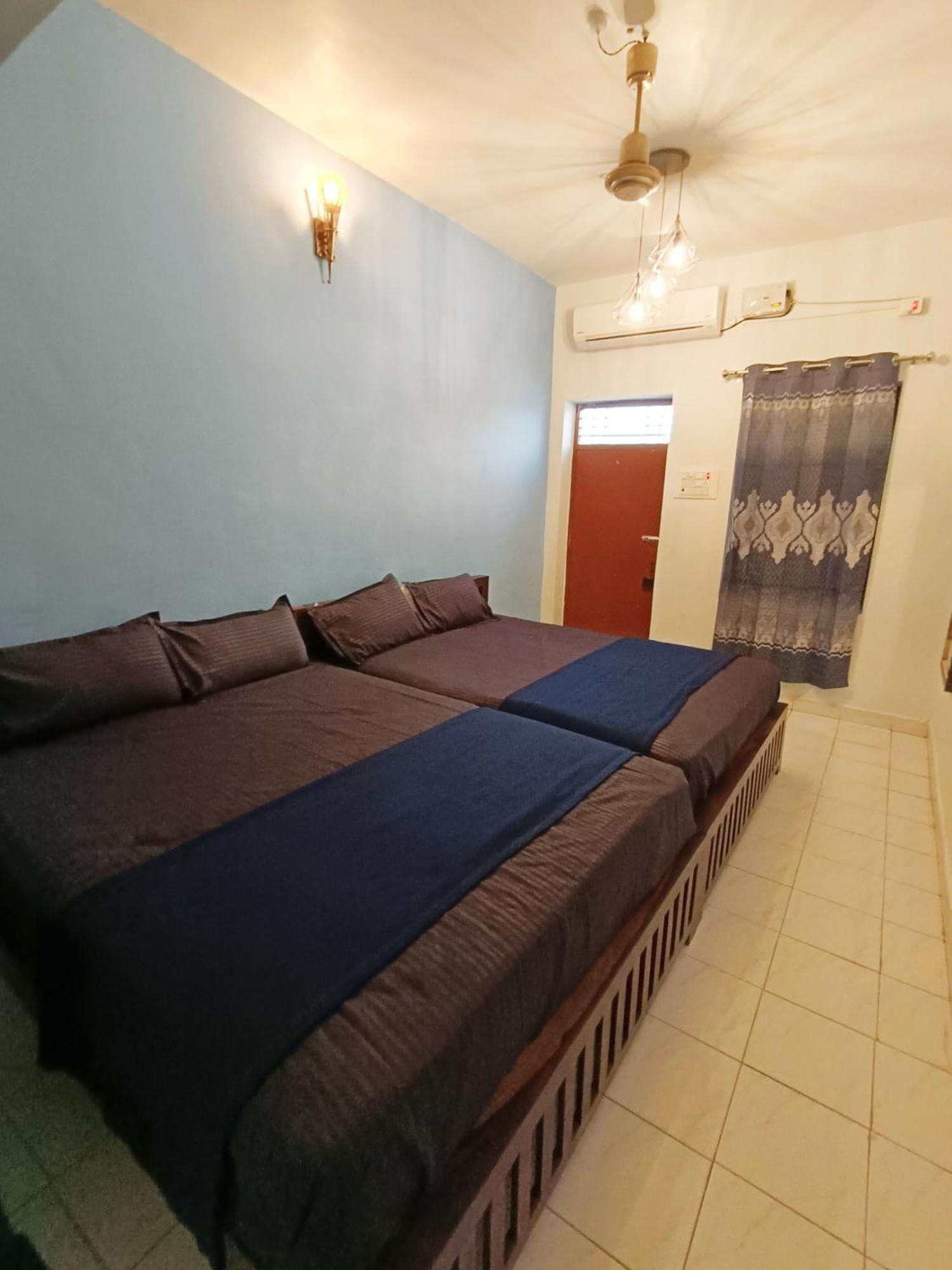 Omkara - The Fives Guest House Tiruvannamalai Room photo